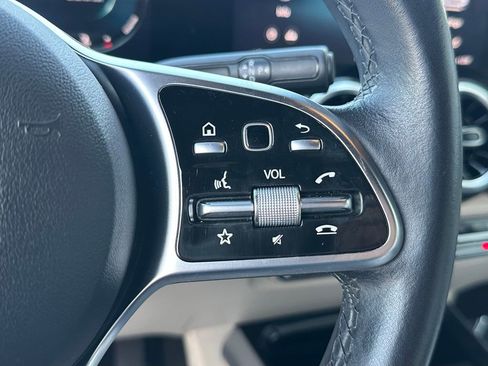 Used 2023 Mercedes-Benz GLB 250 4MATIC w/ Premium Package image 51