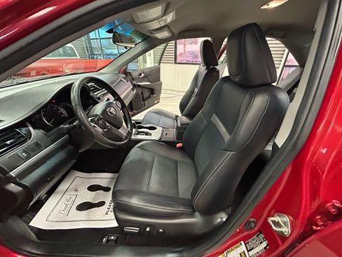 Used 2014 Toyota Camry SE image 48
