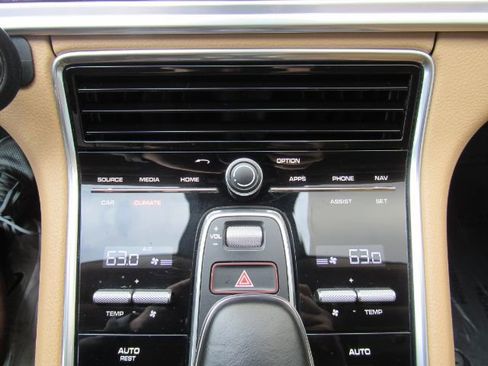 Used 2019 Porsche Panamera 4 image 45
