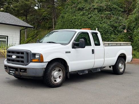 Used 2005 Ford F350 XL RWD image 1