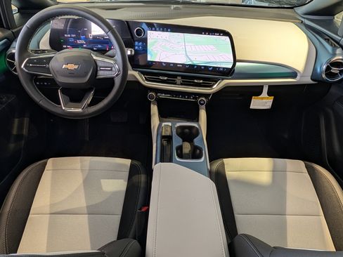 New 2025 Chevrolet Equinox EV LT AWD/4WD image 9