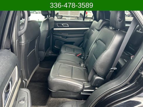 Used 2017 Ford Explorer XLT w/ Equipment Group 202A AWD/4WD image 21
