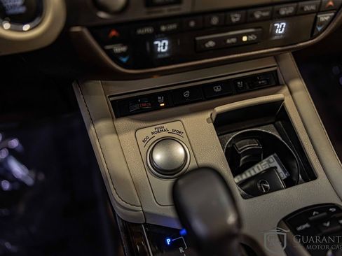 Used 2017 Lexus ES 350 w/ Luxury Package image 32