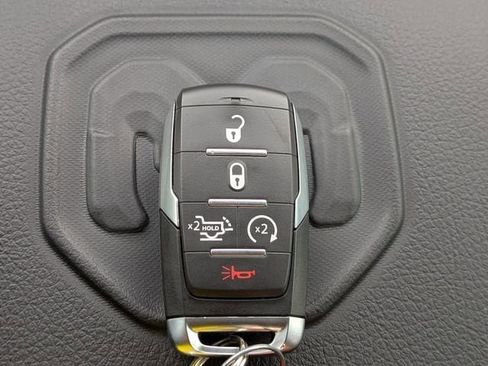 New 2026 RAM 1500 Laramie AWD/4WD image 30