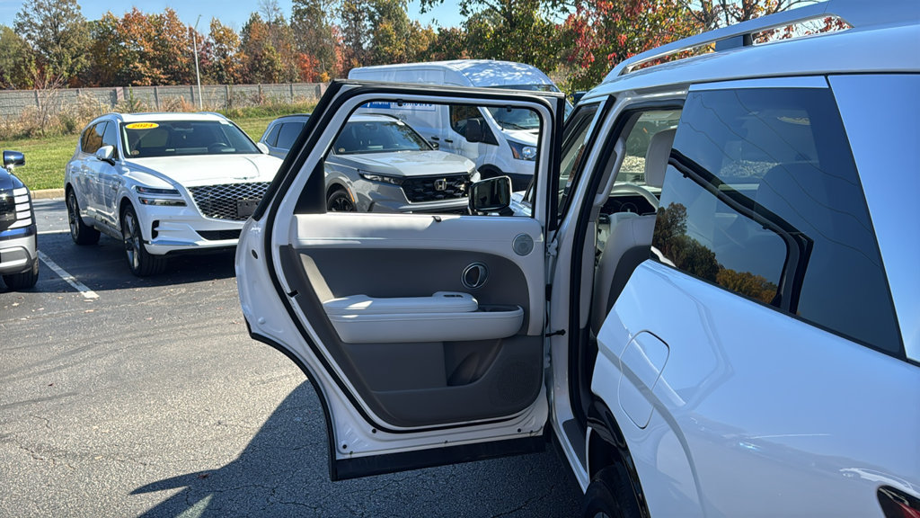 Used 2026 Hyundai Palisade Limited AWD/4WD image 29