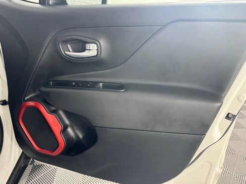 Used 2023 Jeep Renegade Trailhawk w/ Trailhawk Elite Group image 29