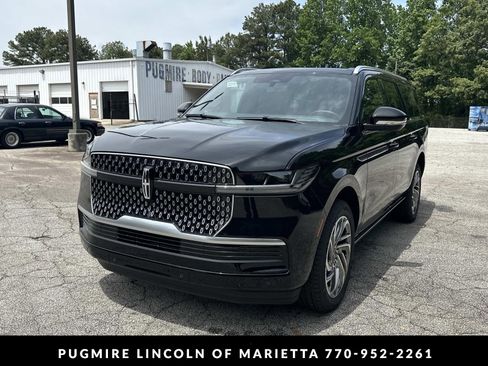 New 2026 Lincoln Navigator L Reserve AWD/4WD image 3