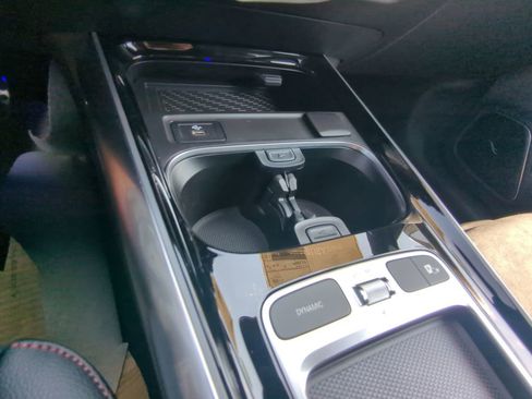 Certified 2025 Mercedes-Benz GLA 250 image 8