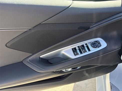 Used 2021 Chevrolet Corvette Stingray Convertible w/ Battery Protection Package image 19