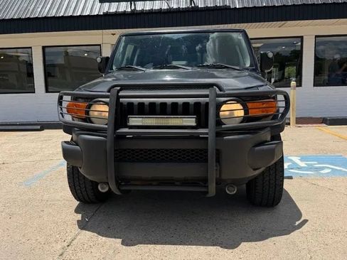 Used 2007 Toyota FJ Cruiser 4WD image 2