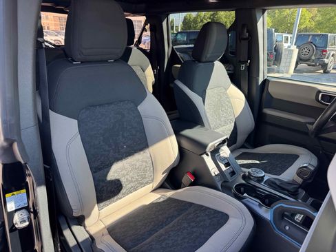 Used 2022 Ford Bronco Wildtrak image 31