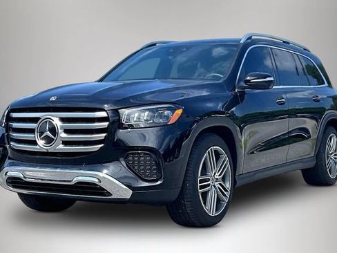 Used 2025 Mercedes-Benz GLS 450 4MATIC image 2