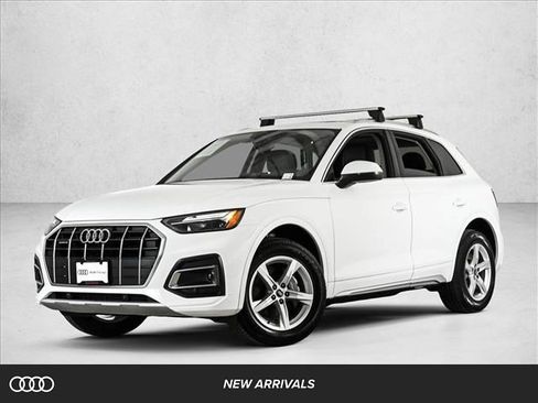 Used 2023 Audi Q5 2.0T Premium w/ Convenience Package image 1