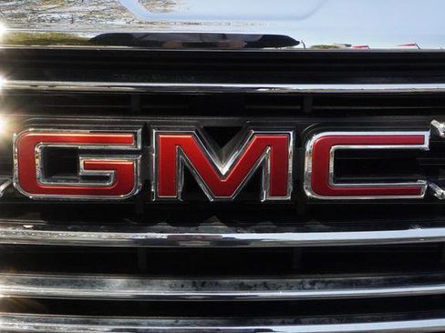 Used 2024 GMC Terrain SLT image 45