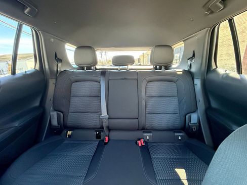 Used 2025 Chevrolet Equinox LT image 38