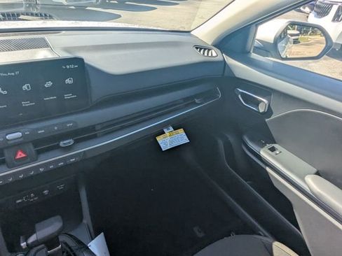 New 2026 Kia K4 FWD image 15