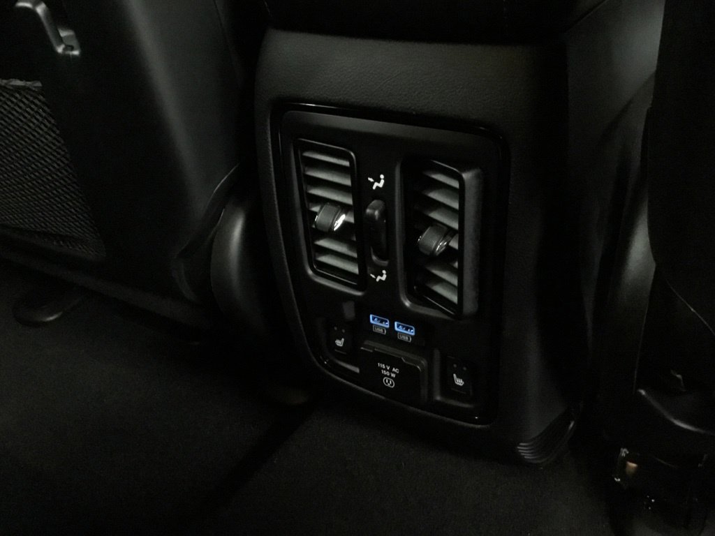 Used 2023 Dodge Durango R/T w/ Tow 'N Go Package AWD/4WD image 21