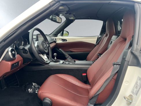 Used 2019 MAZDA MX-5 Miata RF Grand Touring w/ GT-S Package RWD image 11