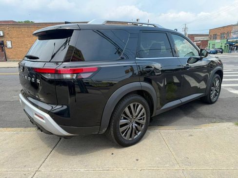 Used 2022 Nissan Pathfinder SL w/ SL Premium Package image 4