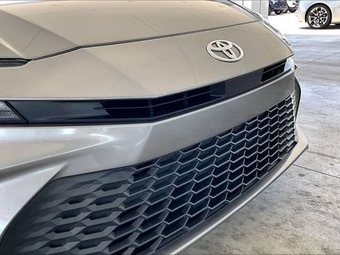 Used 2025 Toyota Camry SE FWD image 27