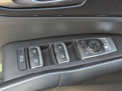 Certified 2025 Kia Sorento LX image 22