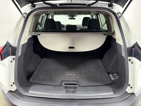 Used 2023 Nissan Rogue S image 18