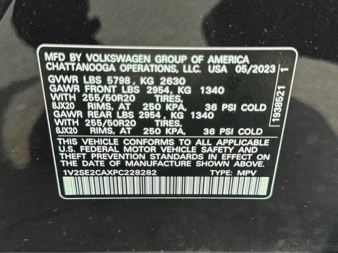 Used 2023 Volkswagen Atlas Cross Sport SEL R-Line AWD/4WD image 29