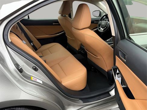 Used 2018 Lexus IS 300 image 27