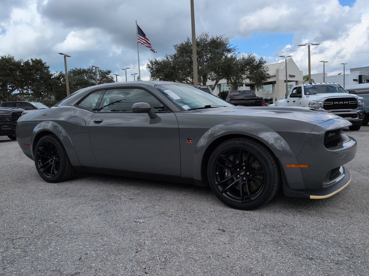 Used 2023 Dodge Challenger R/T Scat Pack RWD image 2