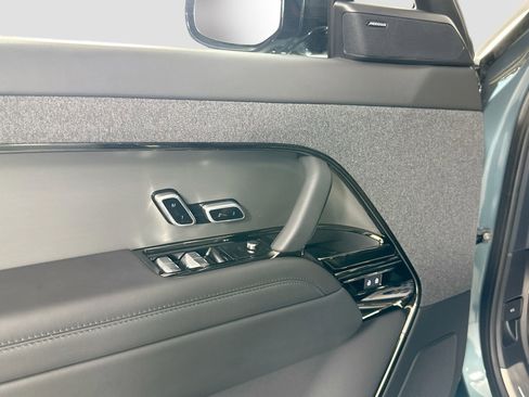 Certified 2025 Land Rover Range Rover Sport SE image 21