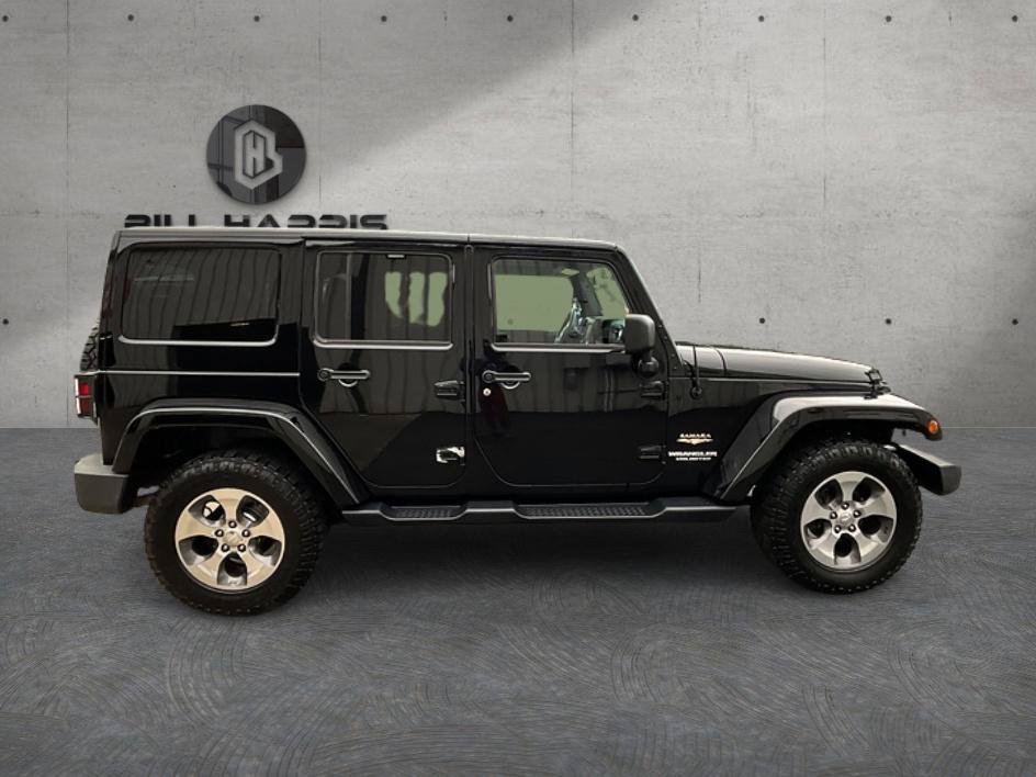 Used 2012 Jeep Wrangler Unlimited Sahara w/ Dual Top Group AWD/4WD image 5