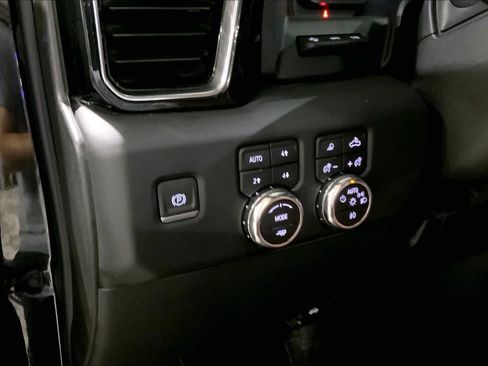 Used 2024 GMC Sierra 2500 Denali Ultimate AWD/4WD image 36