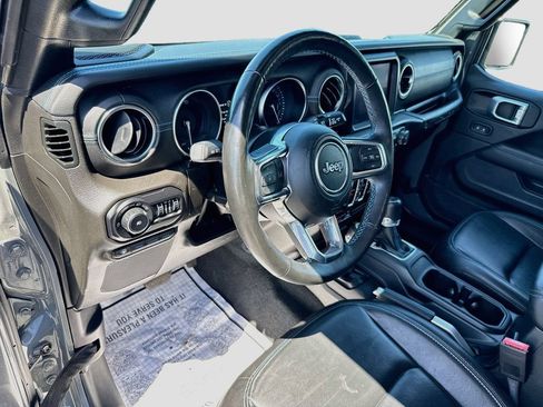 Used 2022 Jeep Wrangler Unlimited Rubicon 4xe w/ Cold Weather Group AWD/4WD image 10