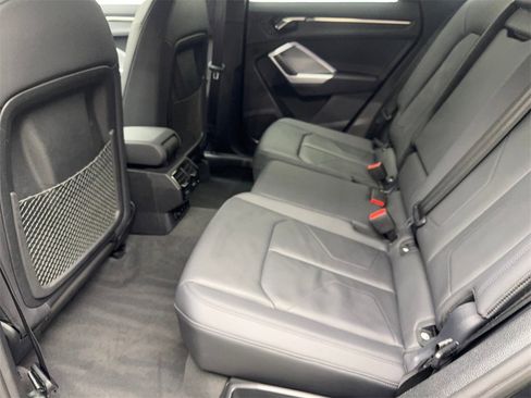 Used 2025 Audi Q3 2.0T Premium image 34