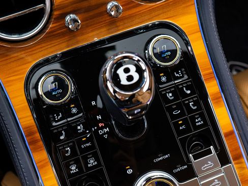 Used 2021 Bentley Continental GT AWD/4WD image 40