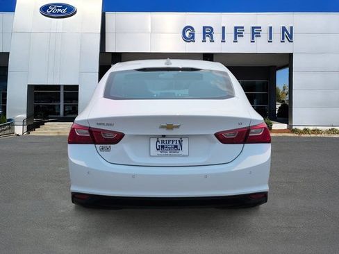 Used 2025 Chevrolet Malibu LT FWD image 8