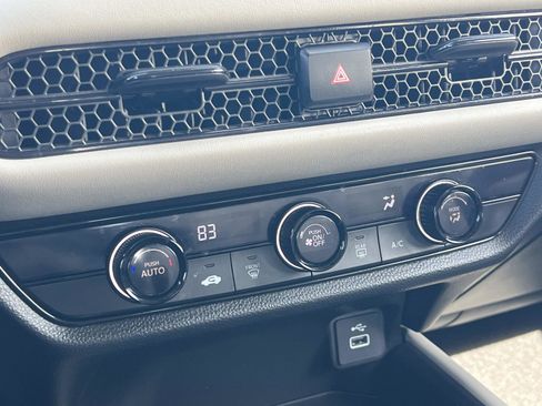 Used 2024 Honda HR-V LX image 14