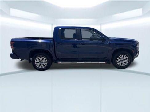Used 2022 Nissan Frontier SV w/ Technology Package RWD image 5