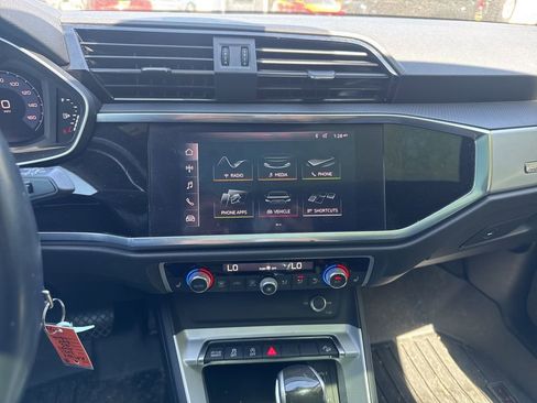 Used 2021 Audi Q3 2.0T Premium image 15