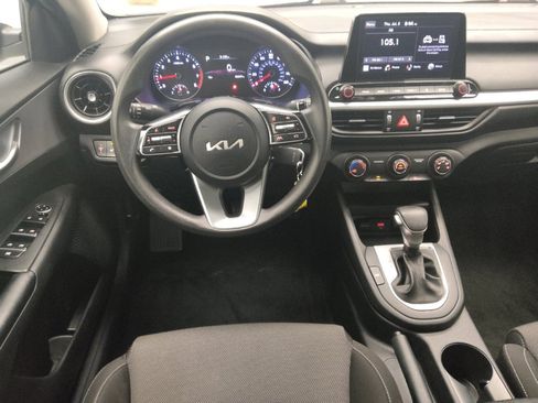 Used 2022 Kia Forte LXS w/ LXS Technology Package FWD image 22