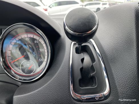 Used 2019 Dodge Grand Caravan SXT FWD image 35