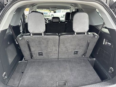 Used 2024 Ford Explorer Limited image 11