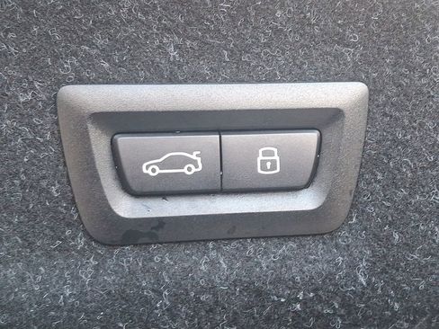 Certified 2025 BMW 330i xDrive Sedan w/ Premium Package image 30