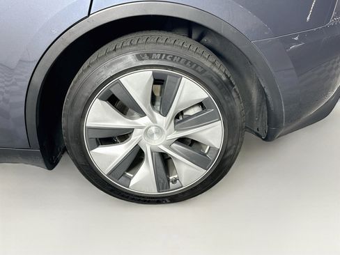 Used 2023 Tesla Model Y Long Range AWD/4WD image 11