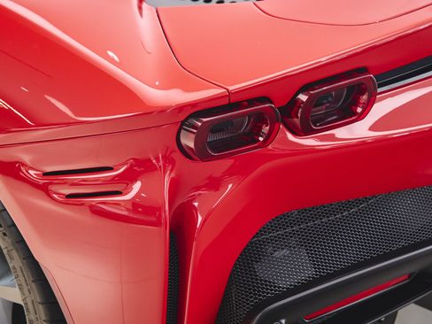 Used 2022 Ferrari SF90 Stradale image 43