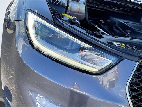 Used 2021 Chrysler Pacifica Touring w/ Cold Weather Group FWD image 27
