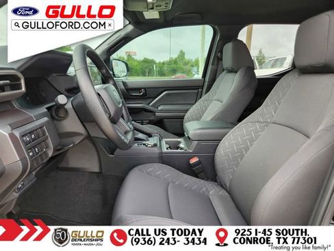 Used 2025 Toyota Tacoma SR5 AWD/4WD image 19