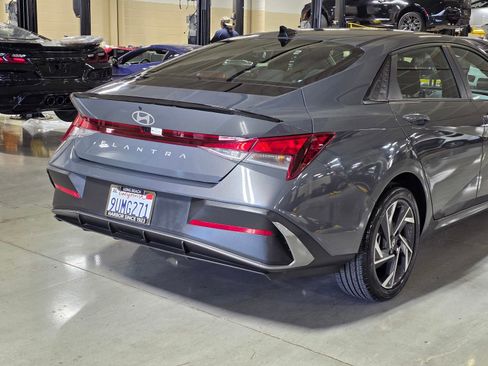 Certified 2025 Hyundai Elantra Sport FWD image 11