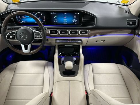 Used 2020 Mercedes-Benz GLE 350 4MATIC image 3