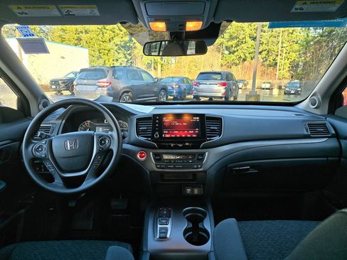 Certified 2023 Honda Ridgeline Sport image 6